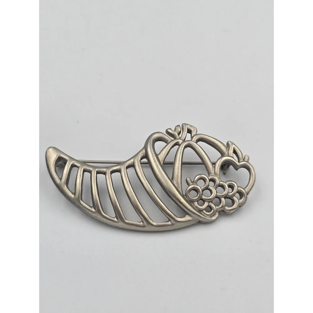 Vintage Silver Tone Cornucopia Horn‎ of Plenty Harvest Brooch Pin Thanksgiving